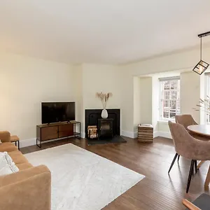 Apartment Guestready - Elegant 2br Period Flat In Oldtown, Edinburgh
